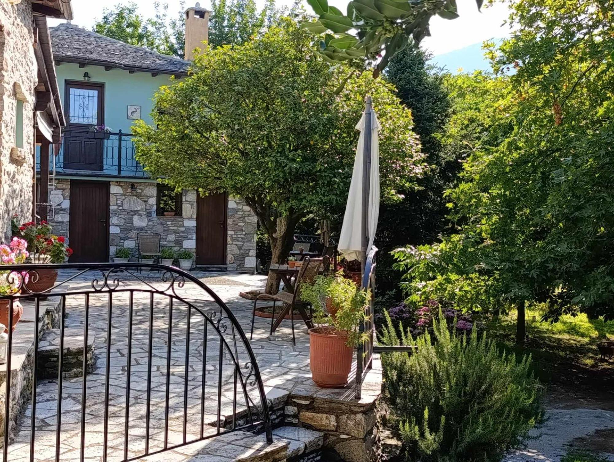 Μountain Whispers Apartment Mouresi Exterior photo