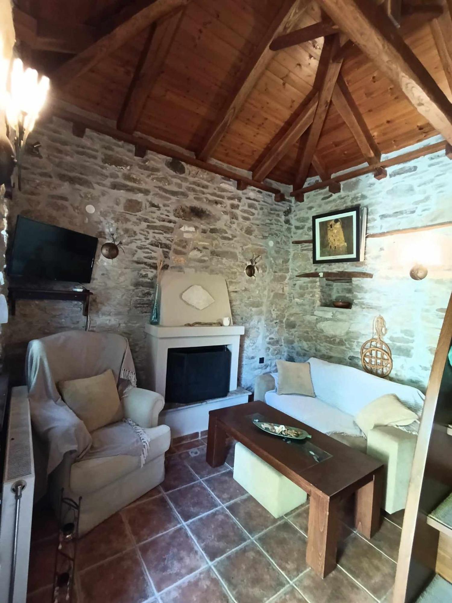 Μountain Whispers Apartment Mouresi Exterior photo