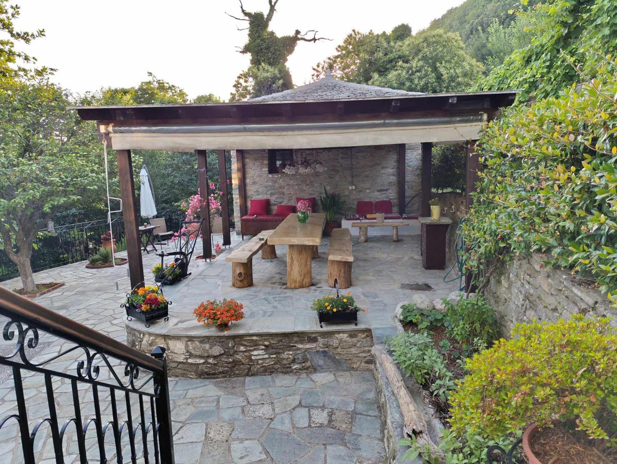 Μountain Whispers Apartment Mouresi Exterior photo